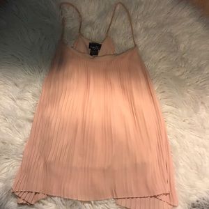 Cute kinda wavy tank top :))